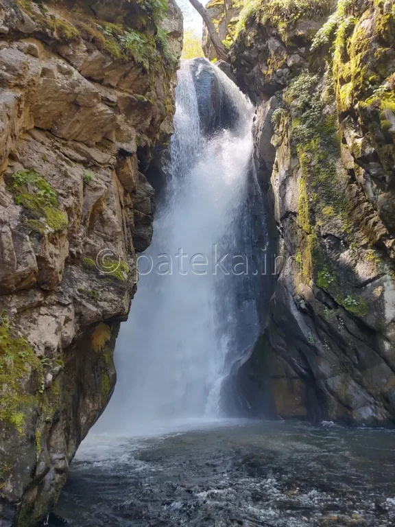 Първи Фотински водопад