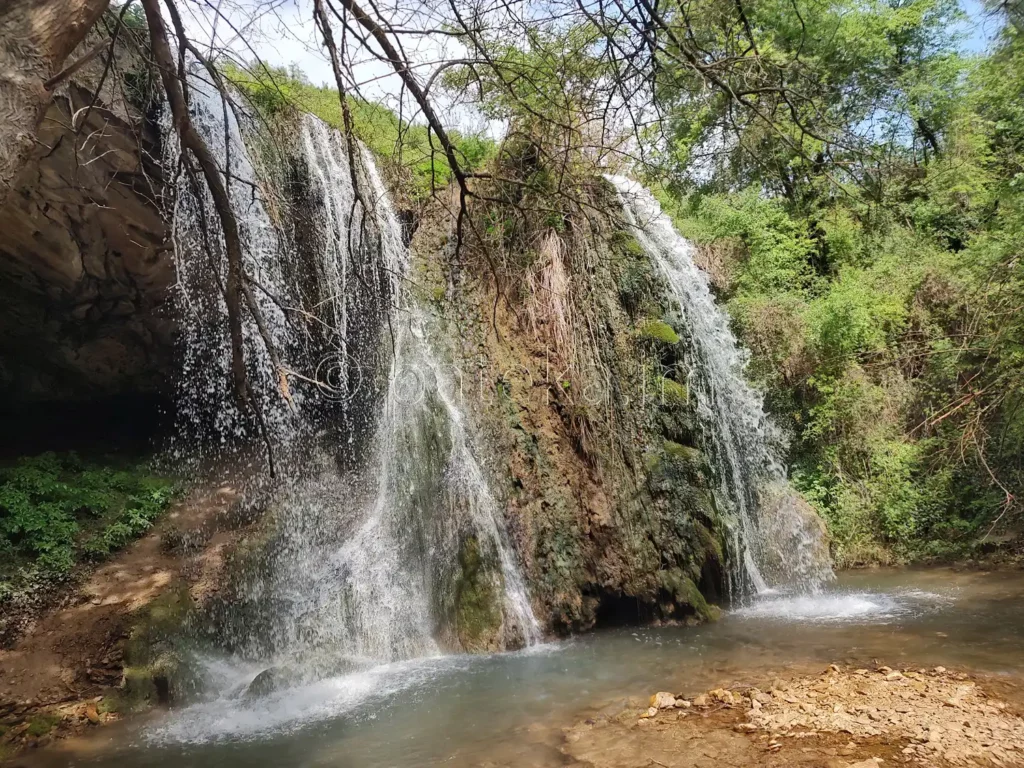 Водопад Скока край с. Реселец
