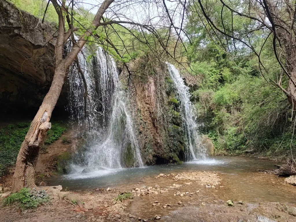 Водопад Скока край с. Реселец