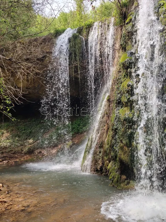 Водопад Скока край с. Реселец