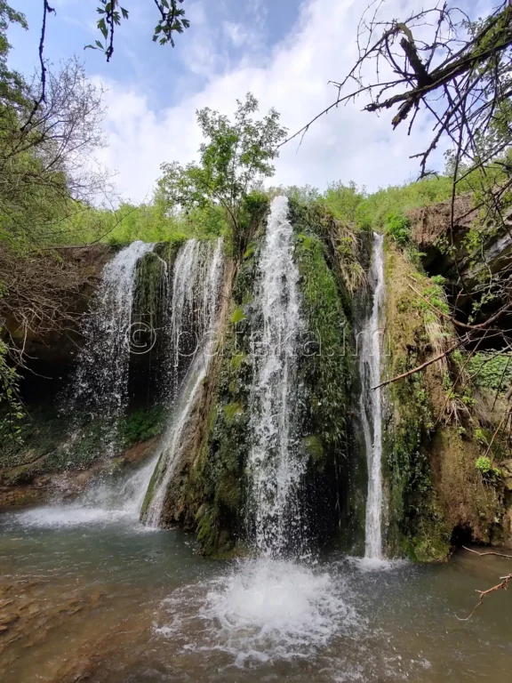 Реселешки водопад Скока