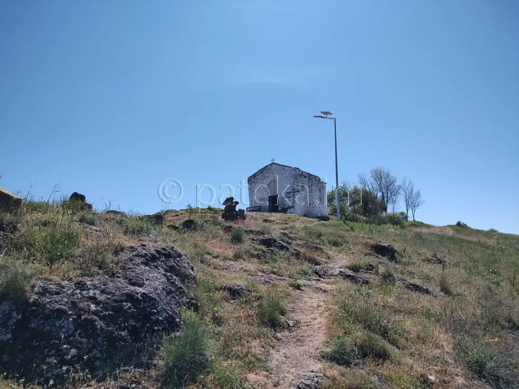 Параклис Св. Йоан Летни над язовир Пчелина