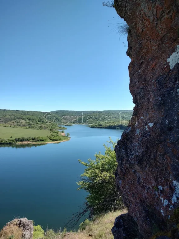 Гледка към язовир Пчелина
