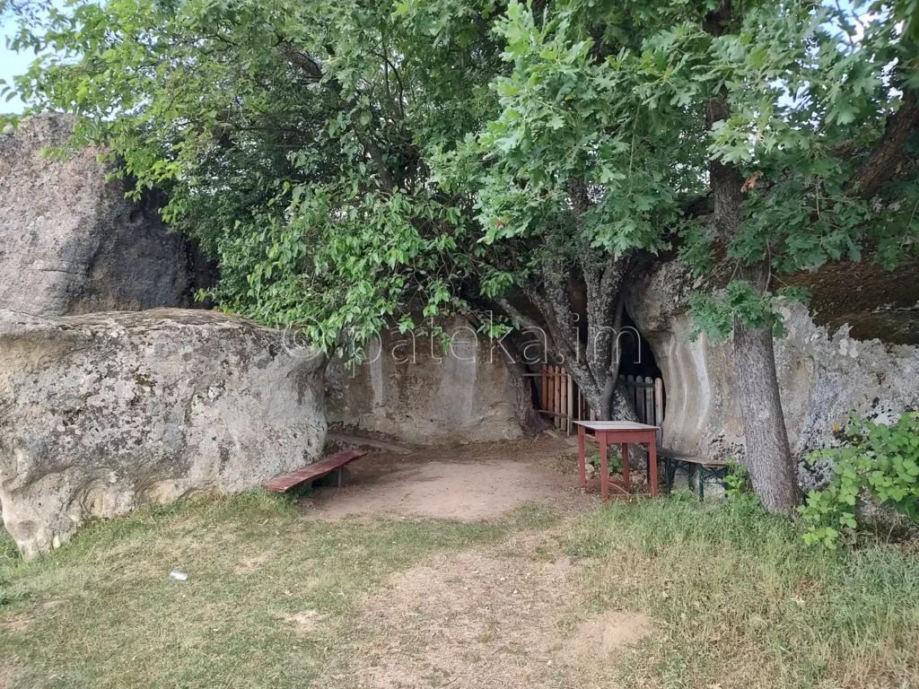 Скален параклис на Св. Богородица