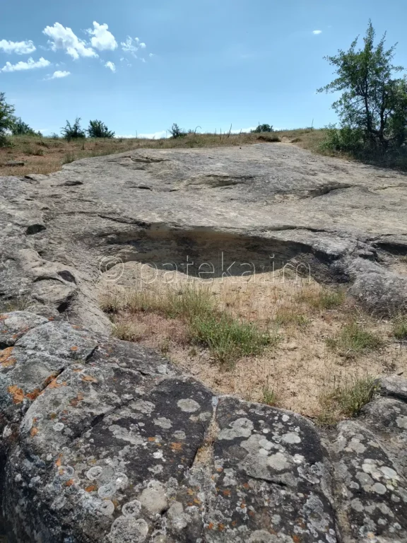 Скално светилище Провиралкята край Лиляч