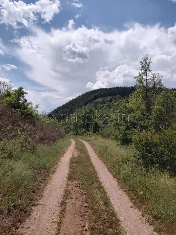 Черният път към църквата Св. св. Козма и Дамян в Мърводол