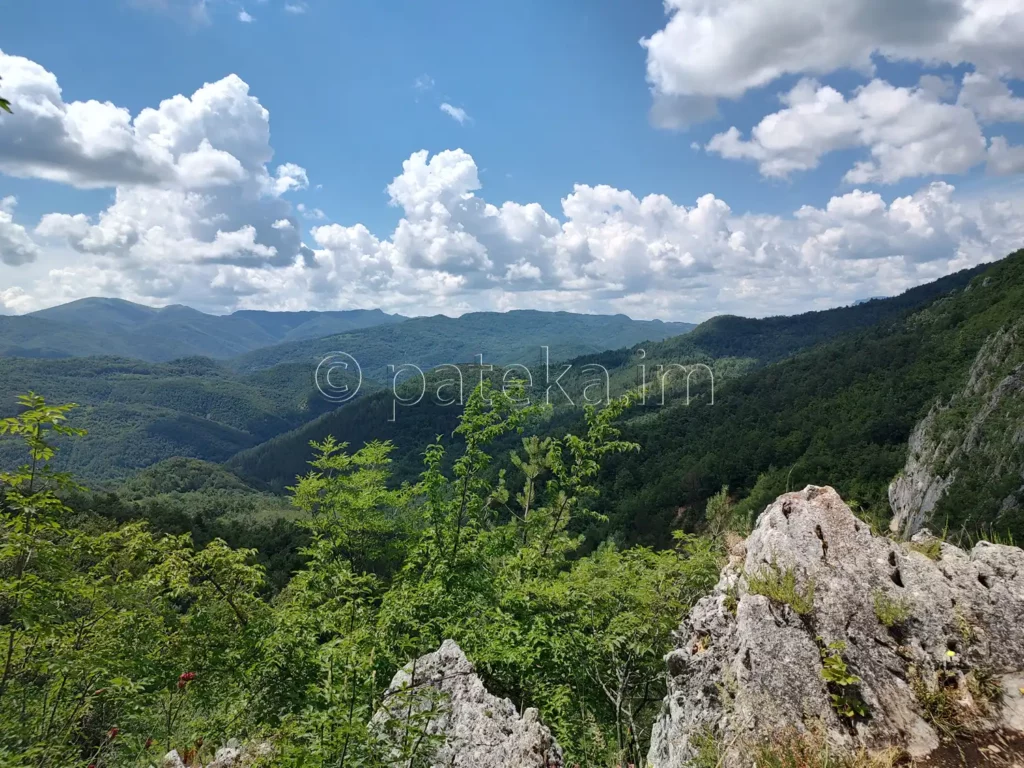 Гледка в посока Руй планина