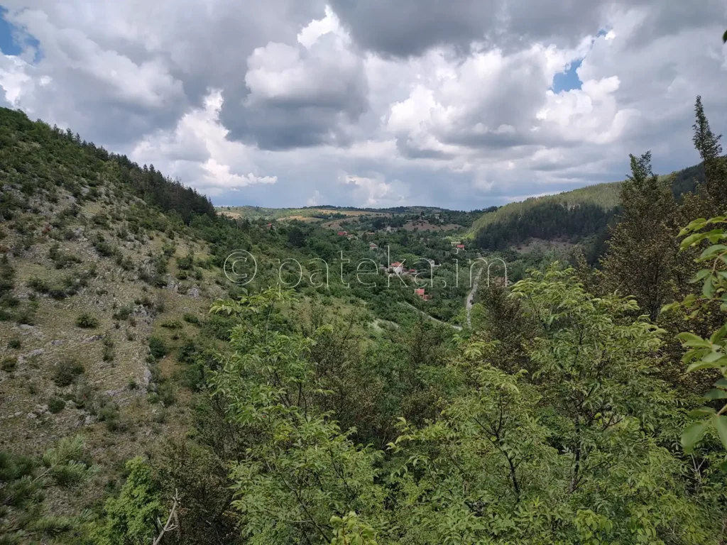 Гледка към с. Врабча