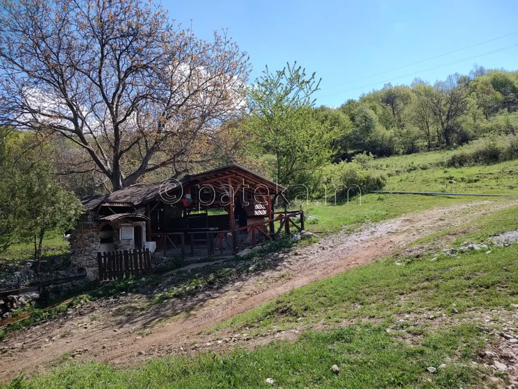 Хаджи Николова чешма над Голямо Белово